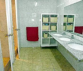 Residencia Universitaria San Marius- Muntaner Barcelona