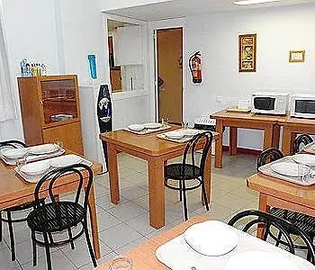 Residencia Universitaria San Marius- Muntaner Barcelona Apartment