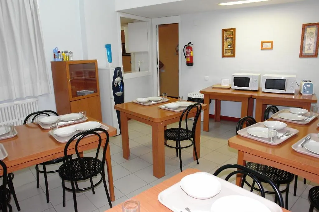 Residencia Universitaria San Marius- Muntaner Barcelona Apartment